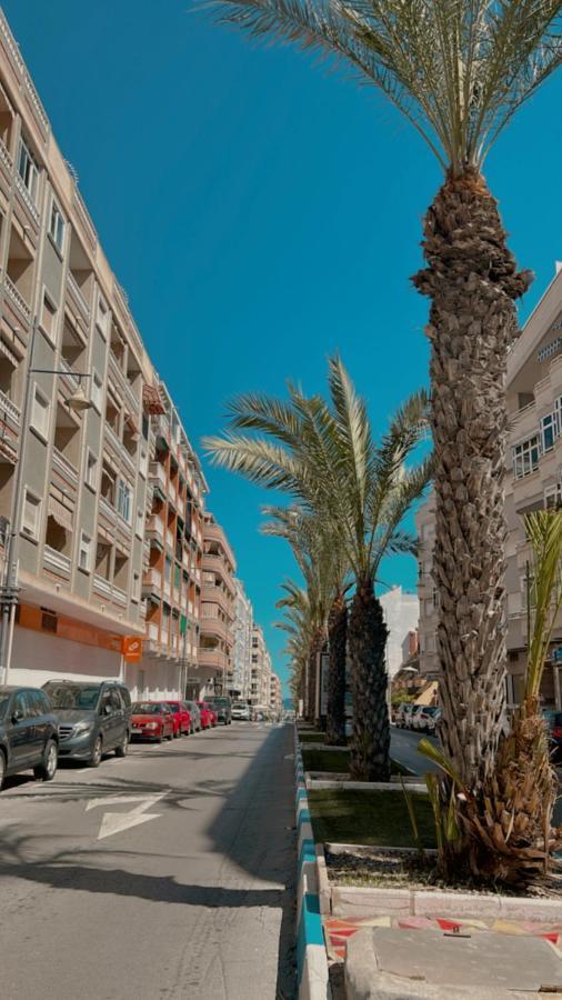 Apartamento Playa Del Cura ตอร์เรเวียคา ภายนอก รูปภาพ
