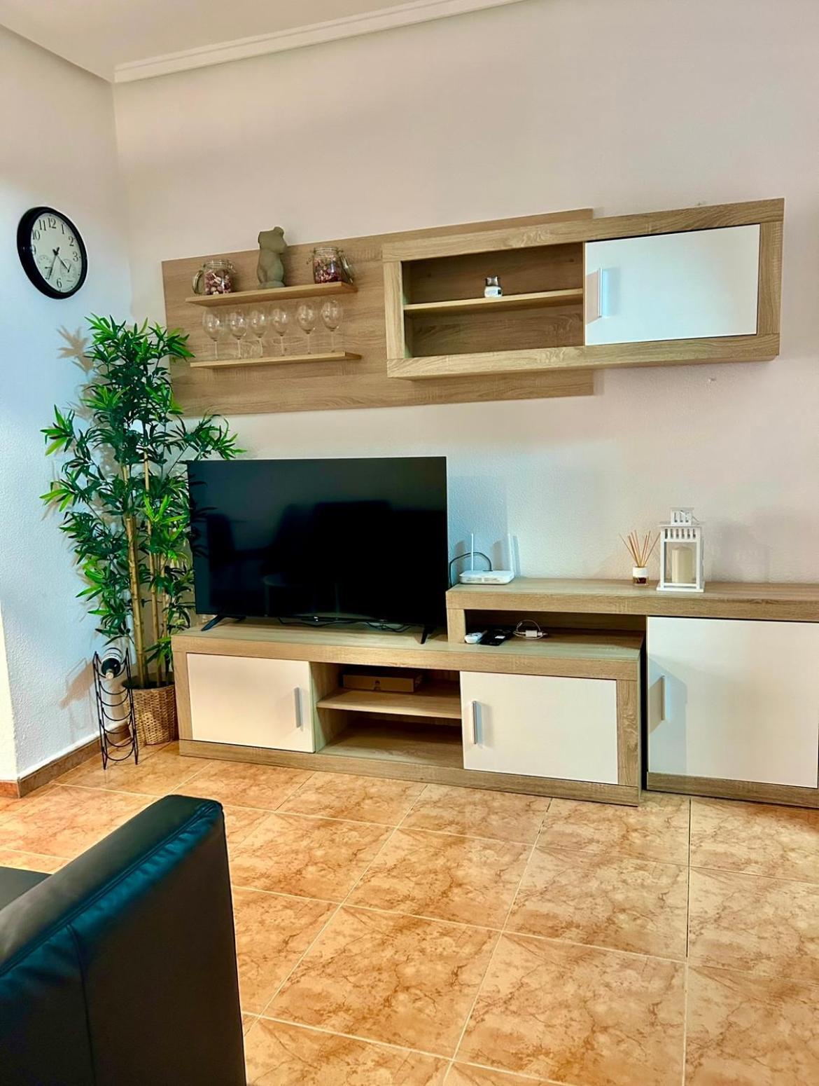 Apartamento Playa Del Cura ตอร์เรเวียคา ภายนอก รูปภาพ