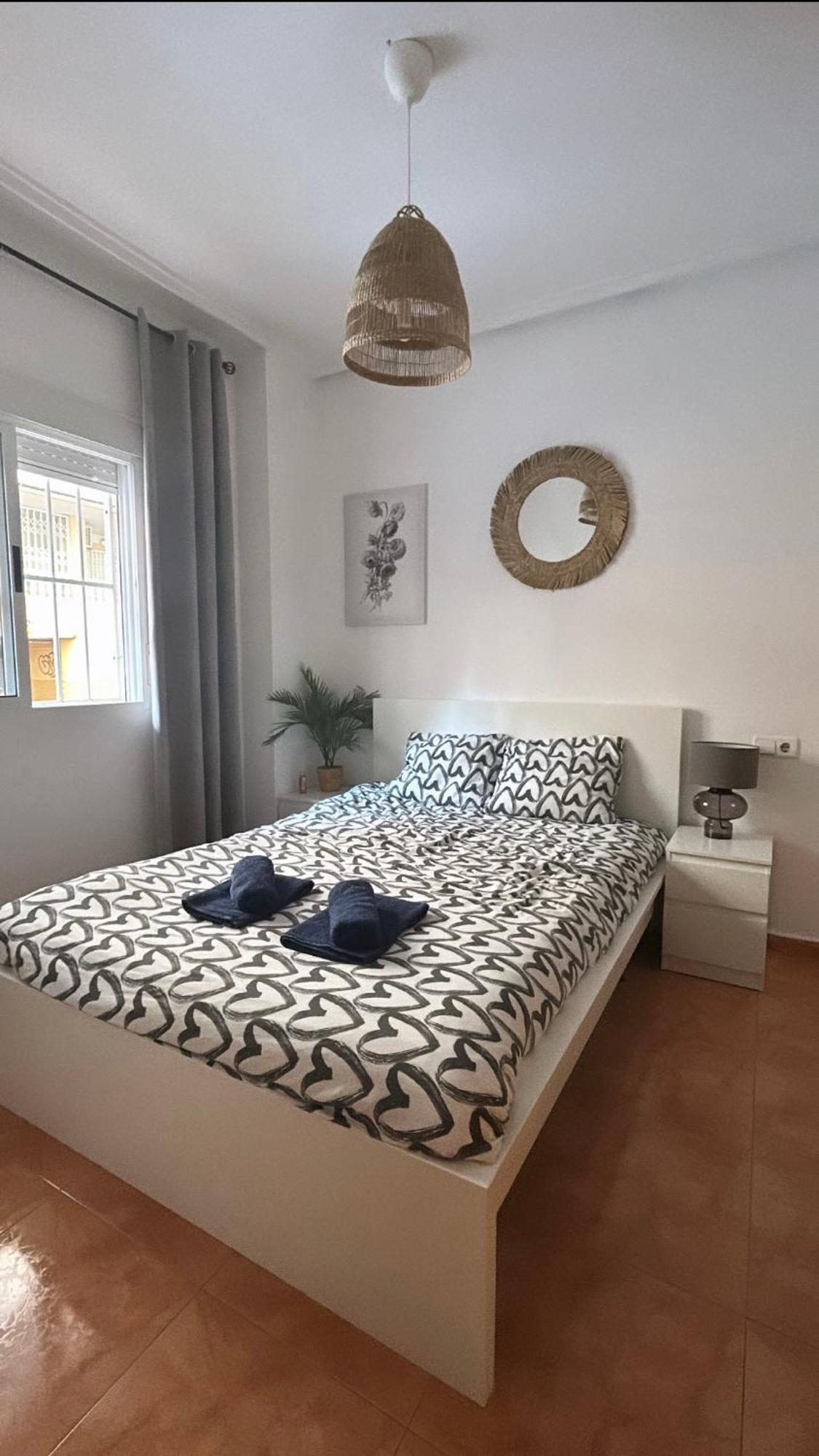 Apartamento Playa Del Cura ตอร์เรเวียคา ภายนอก รูปภาพ