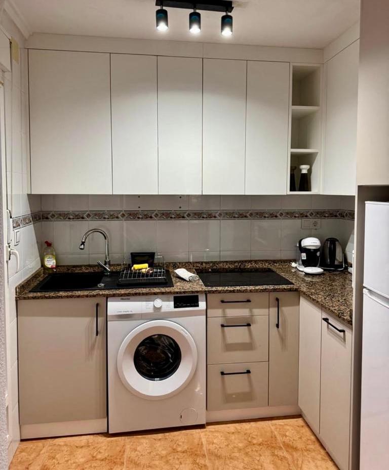Apartamento Playa Del Cura ตอร์เรเวียคา ภายนอก รูปภาพ